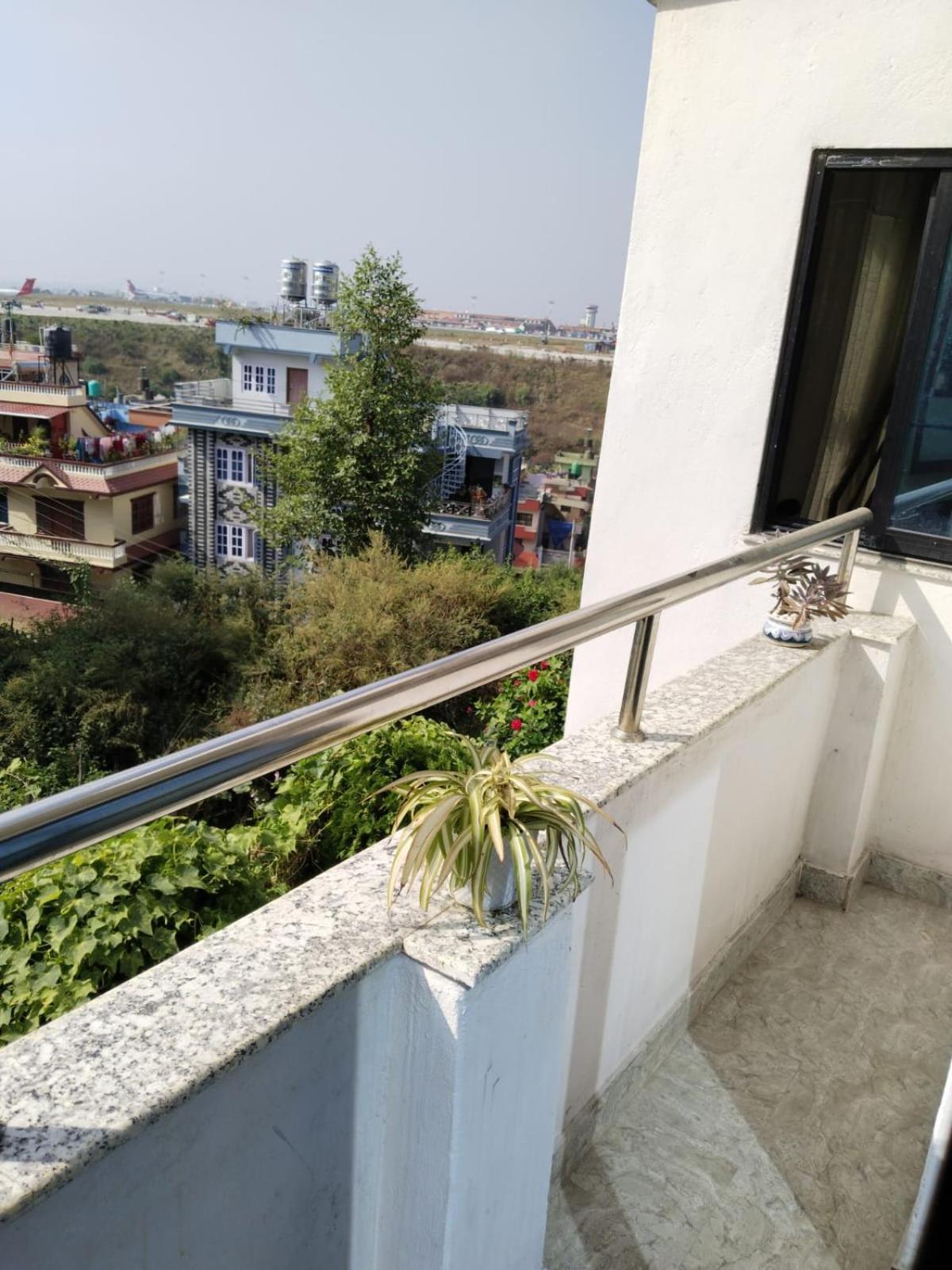 Kathmandu Airport View Hotel And Lodge Kültér fotó